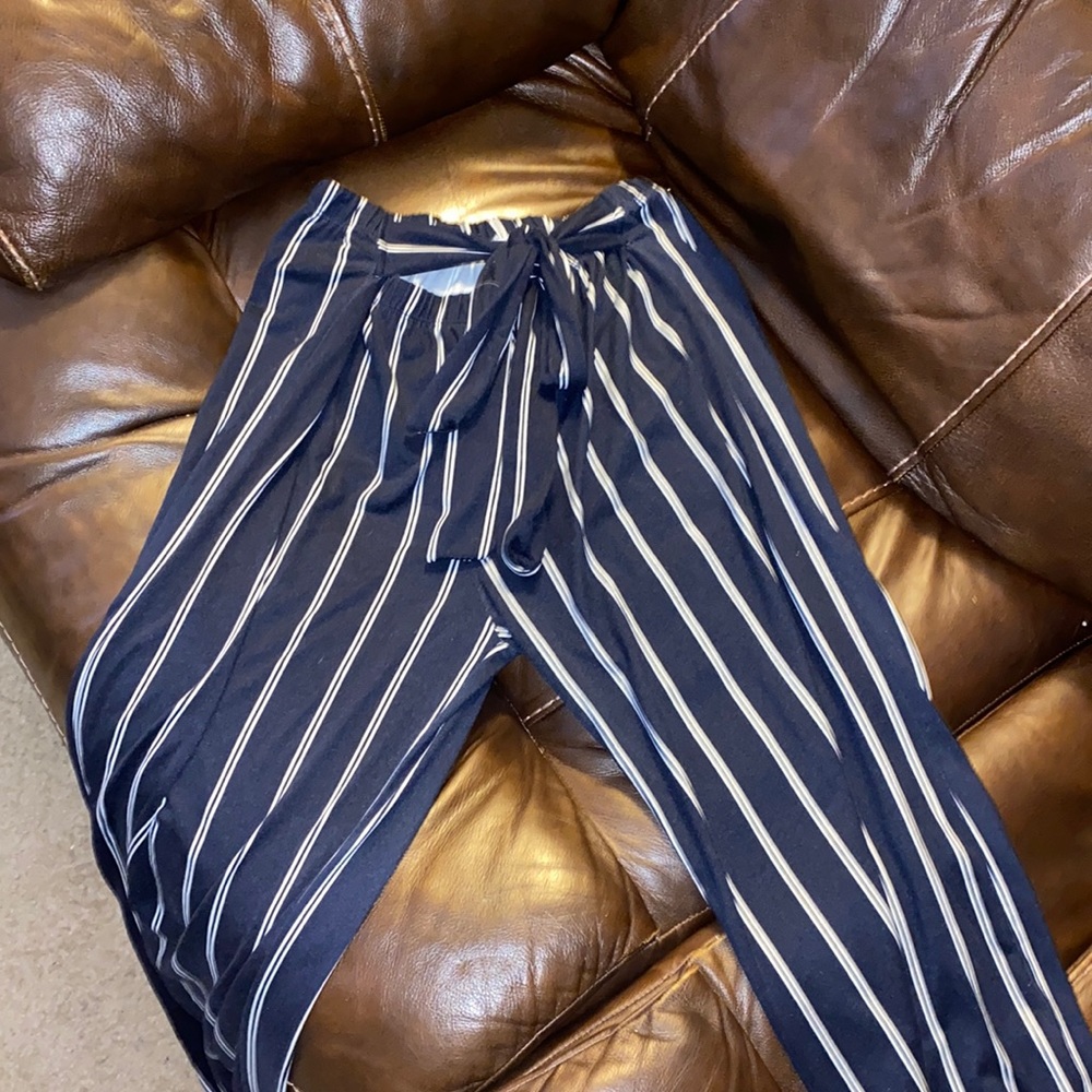 Loose striped leggings